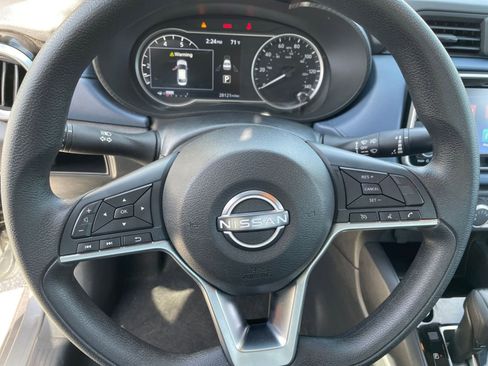 Used 2025 Nissan Versa SV image 25