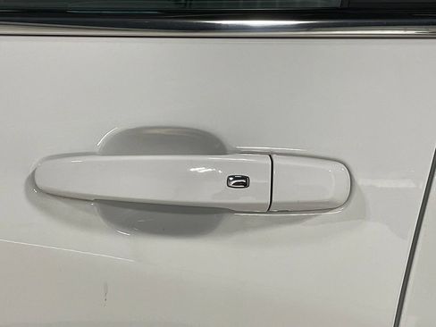 Used 2024 Chevrolet Equinox LT AWD/4WD image 17