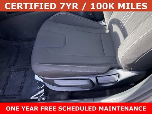 Used 2025 Hyundai Elantra Sport FWD image 15