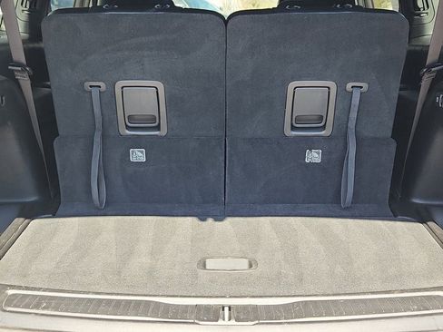 Used 2024 Jeep Grand Cherokee L Limited w/ Luxury Tech Group II image 17