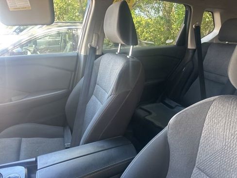 Used 2024 Nissan Rogue SV image 17