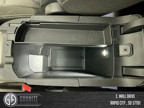 Used 2022 GMC Terrain SLE w/ Driver Convenience Package image 26