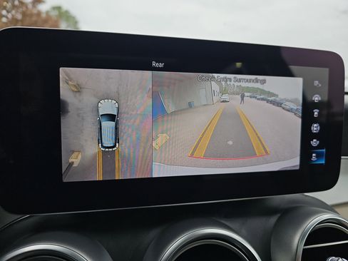 Used 2020 Mercedes-Benz GLC 300 image 25