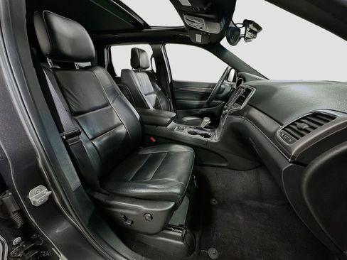 Used 2018 Jeep Grand Cherokee Limited w/ Luxury Group II image 32