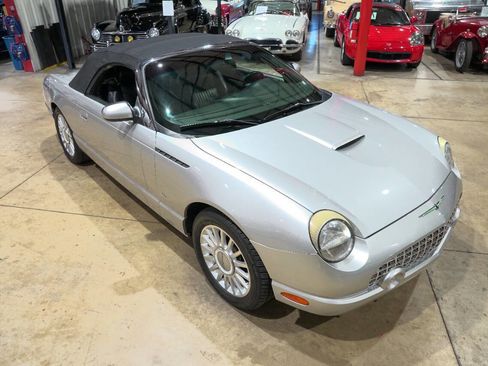 Used 2004 Ford Thunderbird Deluxe image 25