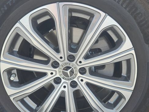 Used 2025 Mercedes-Benz GLC 300 GLC 300 image 10