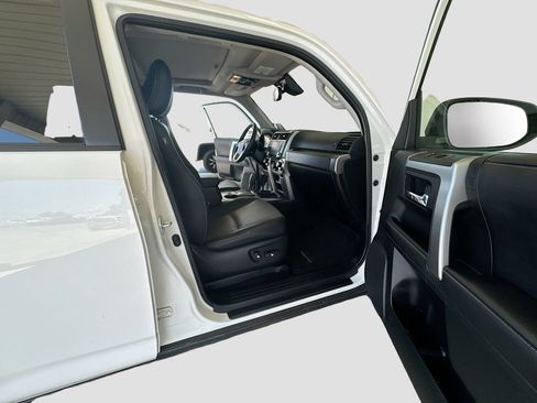 Used 2021 Toyota 4Runner SR5 Premium w/ Moonroof Package RWD image 26