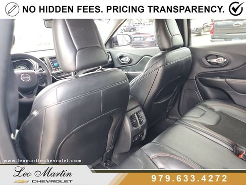Used 2022 Jeep Cherokee Trailhawk AWD/4WD image 10