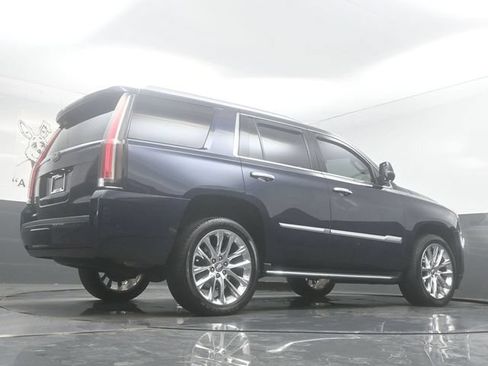 Used 2020 Cadillac Escalade Luxury AWD/4WD image 34