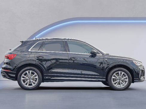 Certified 2025 Audi Q3 2.0T Premium Plus w/ Premium Plus Package image 3