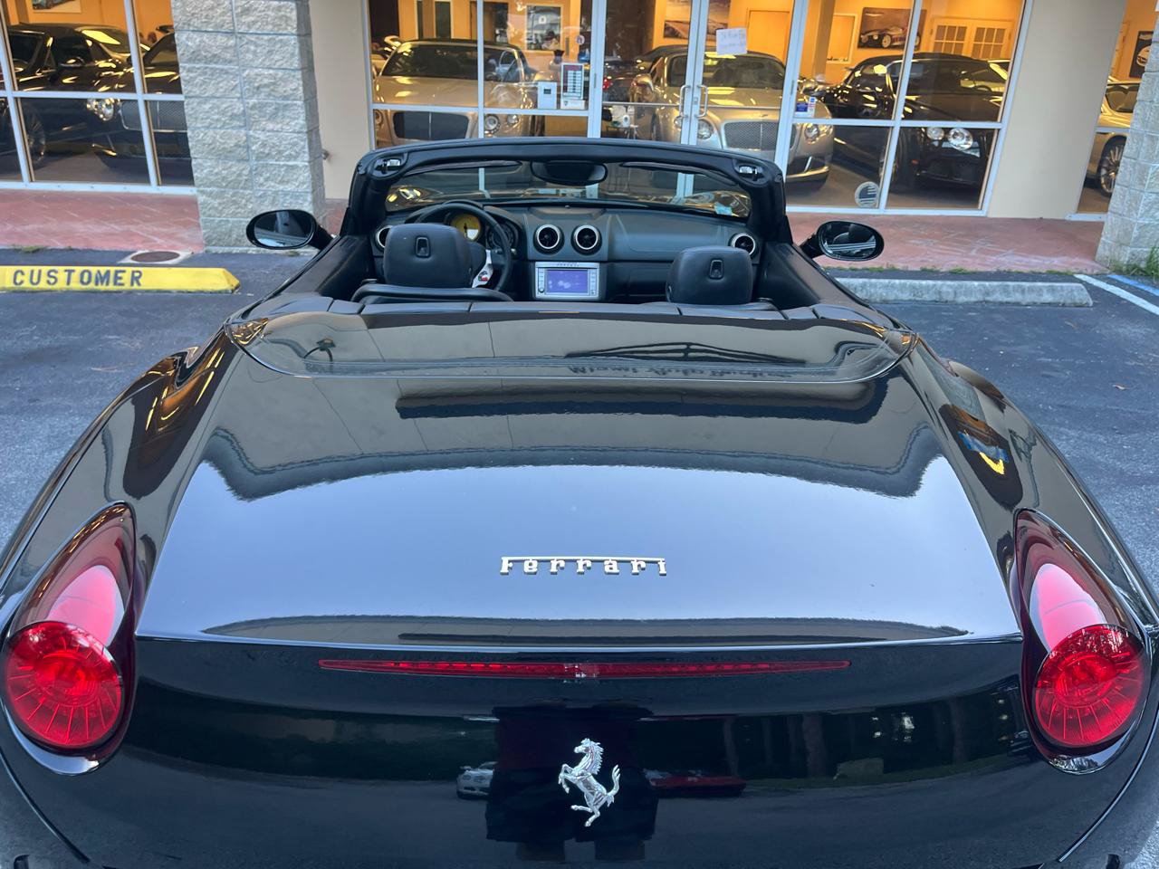 Used 2010 Ferrari California RWD image 7