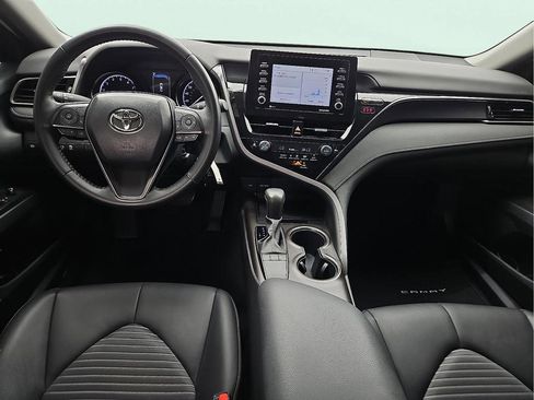 Used 2023 Toyota Camry SE FWD image 11