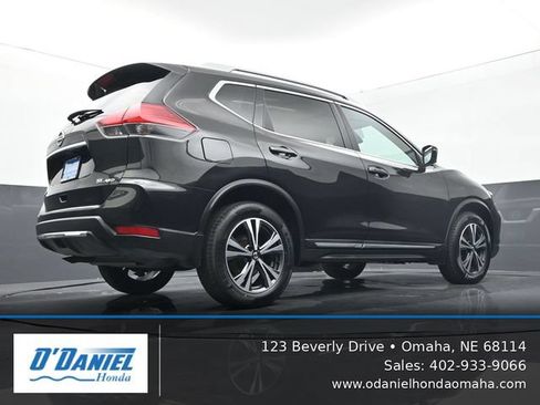 Used 2017 Nissan Rogue SL w/ SL Premium Package AWD/4WD image 12