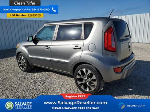 Used 2013 Kia Soul ! w/ Premium Pkg image 3
