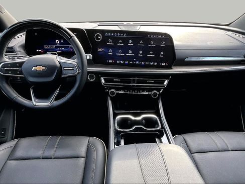 Used 2025 Chevrolet Traverse High Country w/ LPO, Floor Liner Package FWD image 16