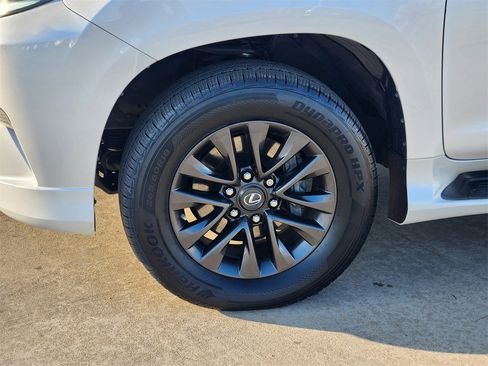 Used 2023 Lexus GX 460 Premium image 11
