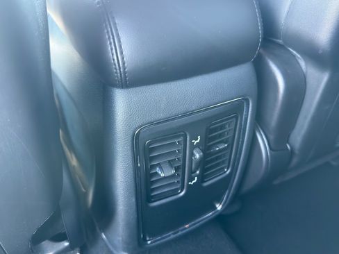 Used 2020 Jeep Grand Cherokee Laredo w/ Laredo X Package RWD image 22