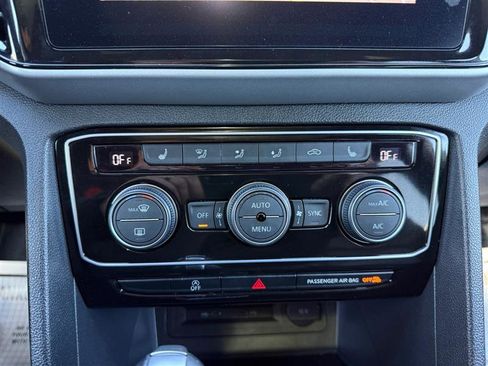 Used 2021 Volkswagen Atlas Cross Sport SEL image 23