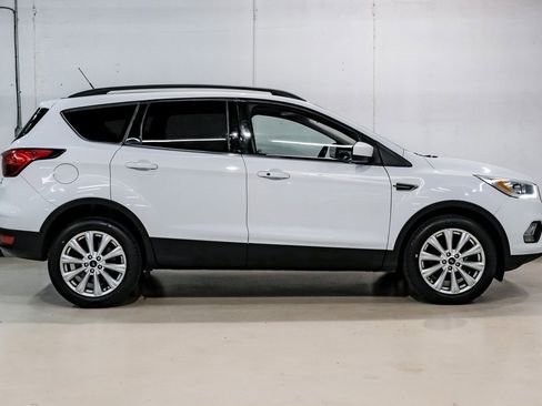 Used 2019 Ford Escape SEL image 10
