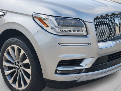 Used 2020 Lincoln Navigator L Reserve w/ Luxury Package RWD image 35