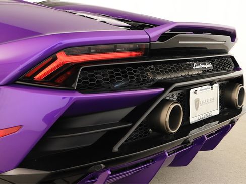 Used 2024 Lamborghini Huracan EVO image 26