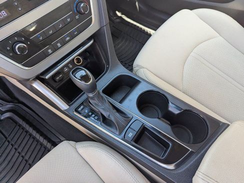 Used 2017 Hyundai Sonata SE FWD image 18