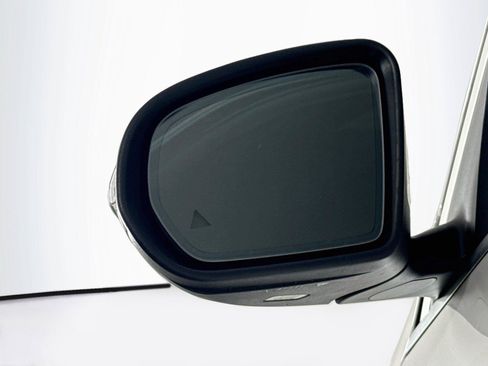 Used 2019 Mercedes-Benz GLC 300 image 5
