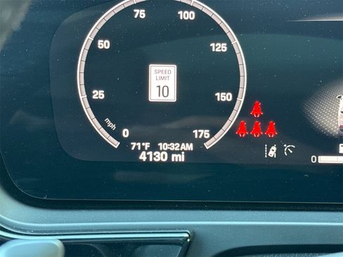 Used 2025 Porsche Cayenne image 29