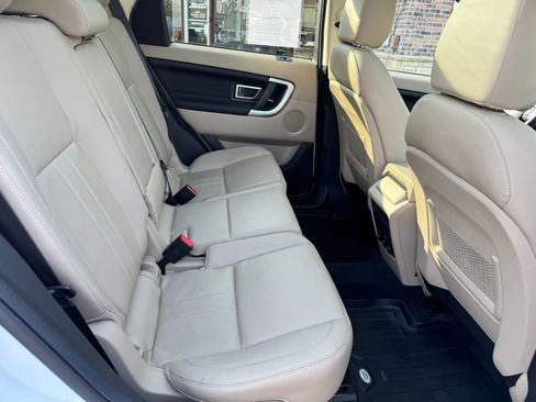 Used 2018 Land Rover Discovery Sport HSE AWD/4WD image 42
