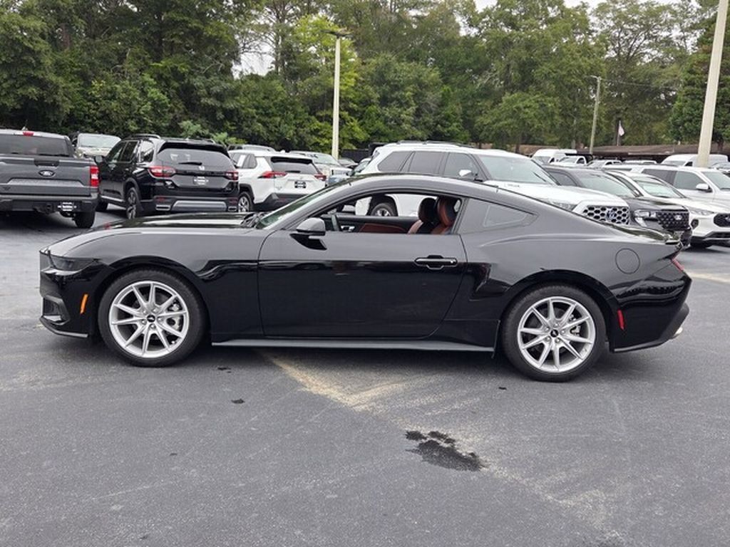 Used 2026 Ford Mustang Premium RWD image 5