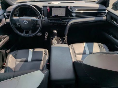 Used 2025 Toyota Camry SE FWD image 27