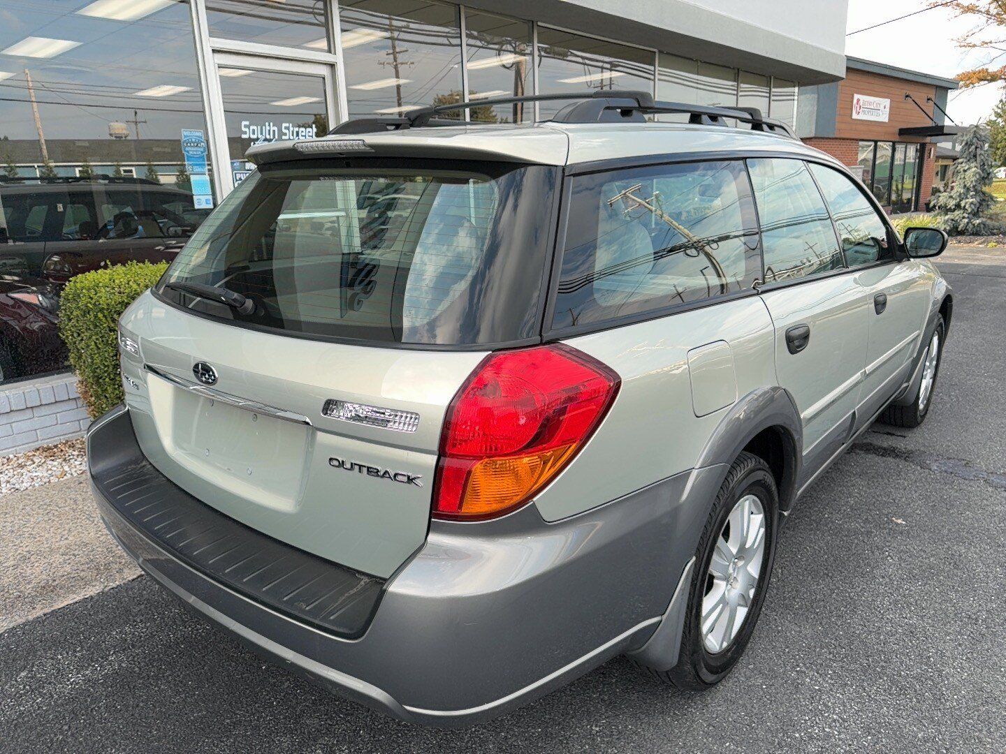 Used 2005 Subaru Outback 2.5i AWD/4WD image 3