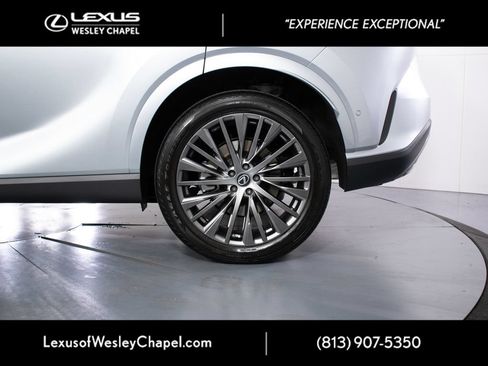 Used 2024 Lexus RX 350 FWD w/ Convenience Package image 11