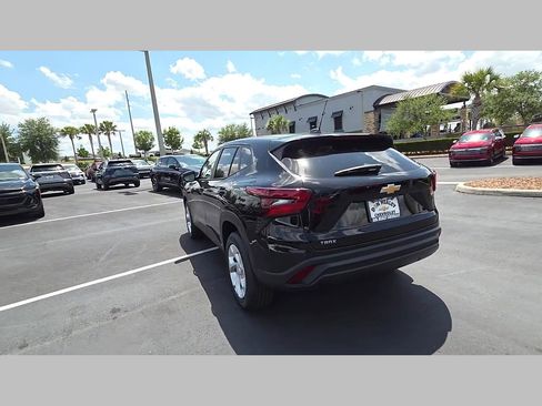 New 2026 Chevrolet Trax LS FWD image 20
