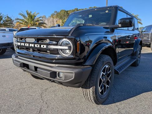 New 2025 Ford Bronco Outer Banks image 9
