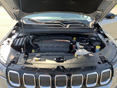 Certified 2022 Jeep Compass Limited AWD/4WD image 36