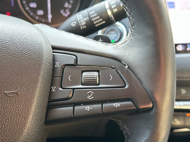 Used 2019 Cadillac XT4 Premium Luxury AWD/4WD image 25