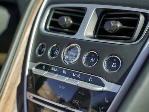 Used 2020 Aston Martin DB11 Volante image 35