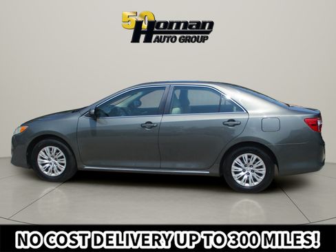 Used 2012 Toyota Camry LE FWD image 2