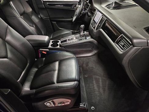 Used 2017 Porsche Macan S image 20