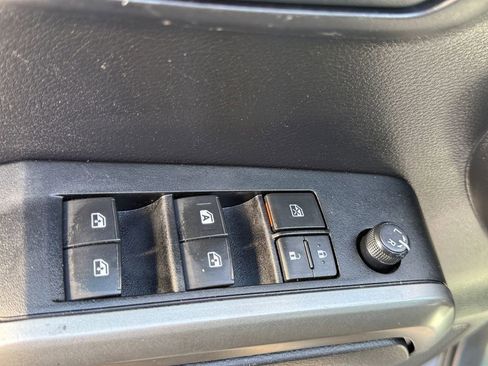 Used 2020 Toyota Tacoma SR5 image 11