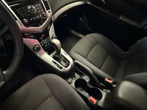 Used 2016 Chevrolet Cruze LT image 14