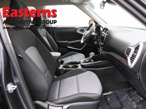 Used 2023 Kia Soul LX w/ LX Technology Package FWD image 24