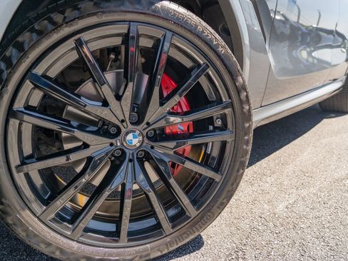 Used 2024 BMW X6 xDrive40i w/ Premium Package image 3