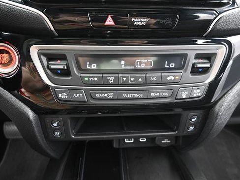Used 2025 Honda Ridgeline Black Edition image 13