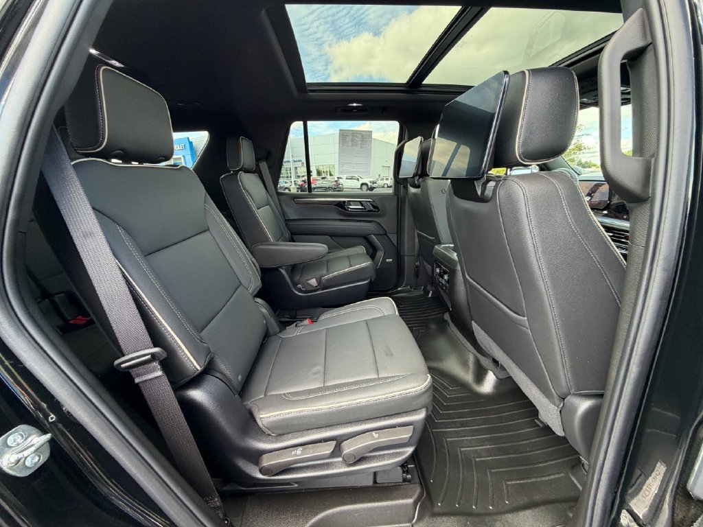 Used 2025 Chevrolet Tahoe Premier AWD/4WD image 26