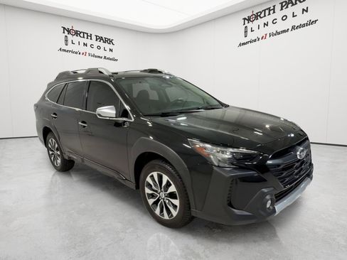 Used 2025 Subaru Outback Touring XT AWD/4WD image 3