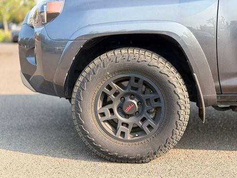Certified 2023 Toyota 4Runner TRD Off-Road Premium AWD/4WD image 9