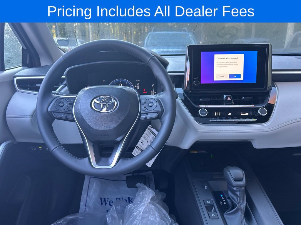 New 2026 Toyota Corolla Cross LE w/ Moonroof Package FWD image 25