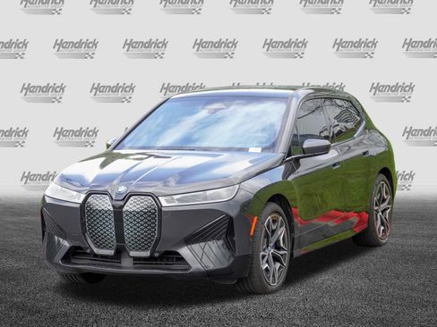Used 2023 BMW iX xDrive50 w/ Sport Package AWD/4WD image 5